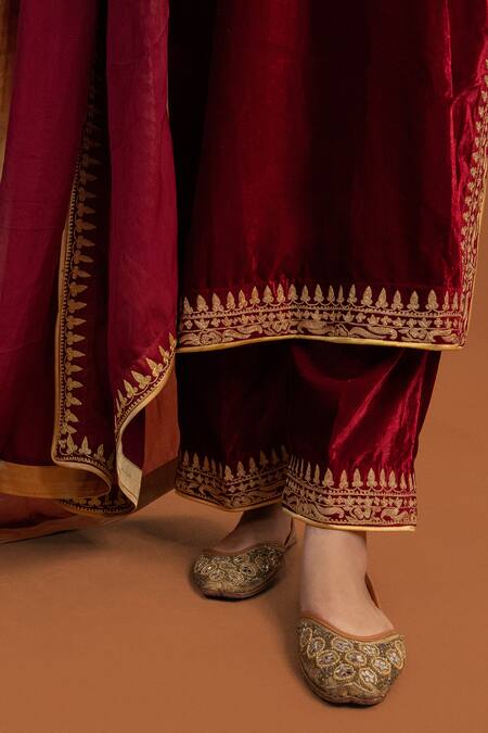 Buy Daljit Sudan Maroon Velvet Embroidery V-neck Border Kurta Set Online at Aza Fashions Buy_Daljit Sudan_Maroon Velvet Embroidery V-neck Border Kurta Set _Online_at_Aza_Fashions