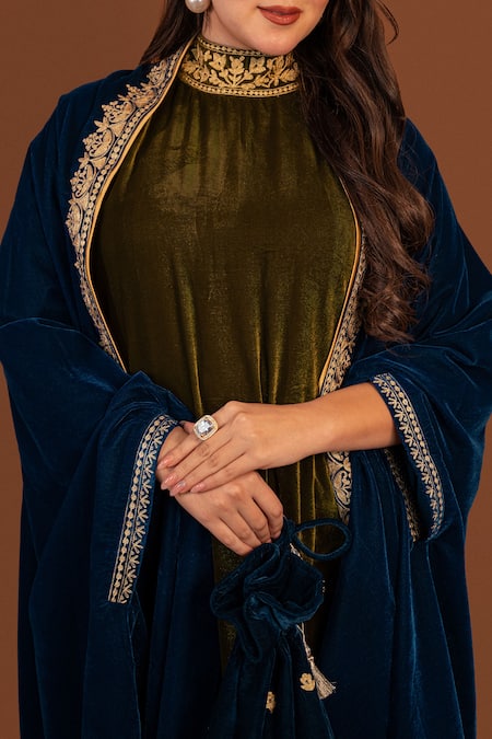 Daljit Sudan_Blue Velvet Embroidery High Neck Cape And Kurta Set _Online_at_Aza_Fashions