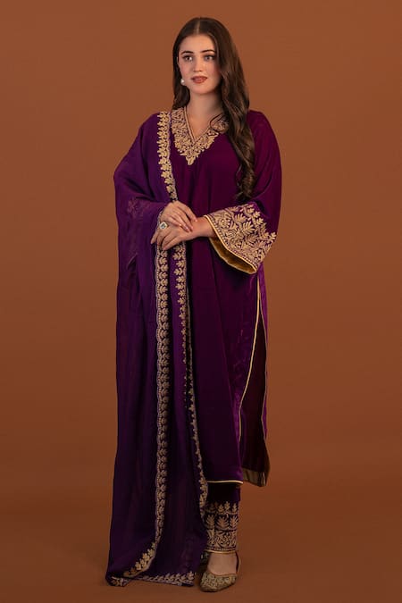 Daljit Sudan Purple Kurta And Pant Velvet Embroidery Aari Tilla V Neck Set 