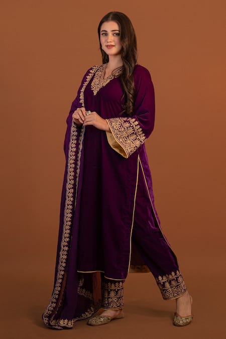 Daljit Sudan Purple Velvet, Georgette Embroidery, Cut Work V-neck Aari Tilla Kurta Set Online at Aza Fashions Daljit Sudan_Purple Velvet, Georgette Embroidery, Cut Work V-neck Aari Tilla Kurta Set _Online_at_Aza_Fashions