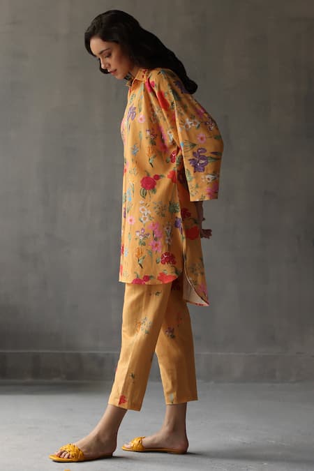 Roza_Yellow Linen Embroidery Collared Primrose Floral Print Kaftan _Online_at_Aza_Fashions