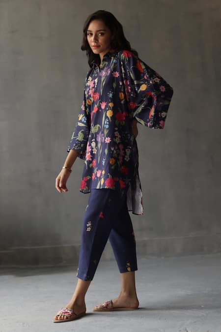 Roza Blue Linen Embroidery Collared Primrose Floral Print Kaftan Online at Aza Fashions Roza_Blue Linen Embroidery Collared Primrose Floral Print Kaftan _Online_at_Aza_Fashions
