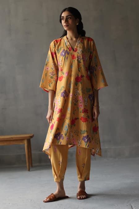 Roza Primrose Floral Pattern Kurta & Pant Set 