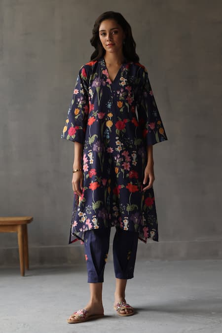 Roza Primrose Floral Pattern Linen Kurta & Pant Set 