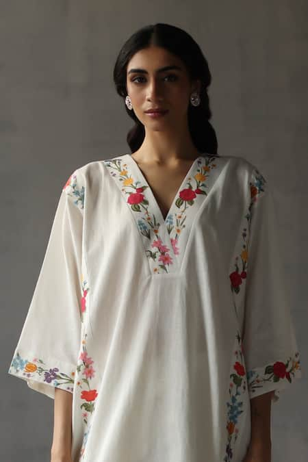 ROZA Ivory Linen Hand Drawn Prints Primrose Phiran Kurta And Pant Set   3