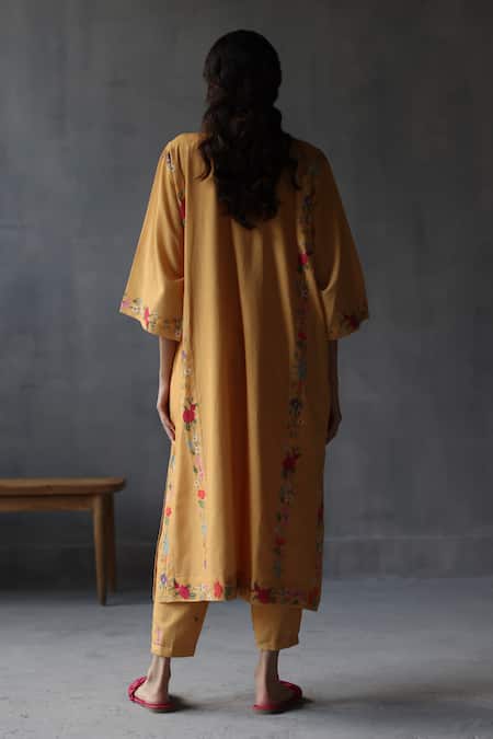 Roza Primrose Floral Print Phiran Kurta With Pant 