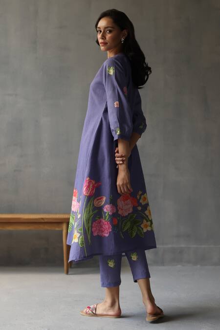 Shop_Roza_Purple Linen Embroidery Round Neck Water Lily Floral Pattern Kurta_at_Aza_Fashions