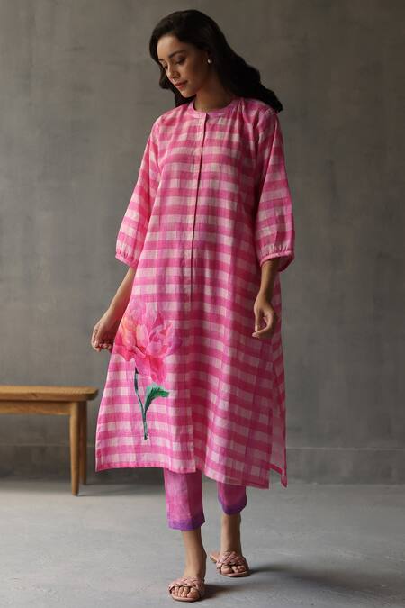 Roza_Pink Linen Round Neck Seville Hand Drawn Flower Pattern Kurta _Online_at_Aza_Fashions