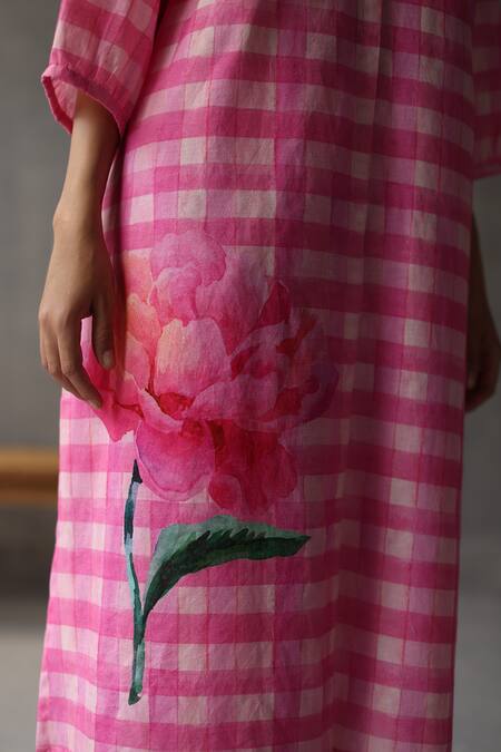 Shop_Roza_Pink Linen Round Neck Seville Hand Drawn Flower Pattern Kurta _Online_at_Aza_Fashions