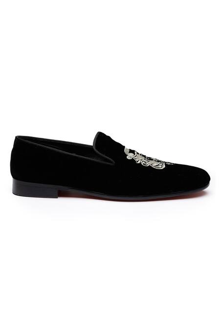 Buy_Shutiq_Black Embroidered Velvet Thread Shoes _Online_at_Aza_Fashions