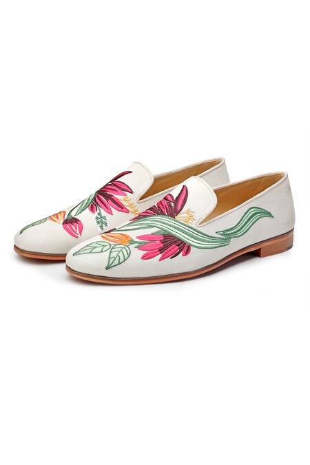 Shutiq Ivory Thread Bonzai Embroidered Shoes Online at Aza Fashions Shutiq_Ivory Thread Bonzai Embroidered Shoes _Online_at_Aza_Fashions