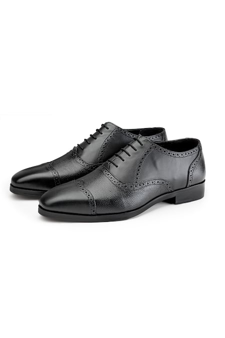 Buy_Shutiq_Black Carreto Solid Oxford Shoes _Online_at_Aza_Fashions