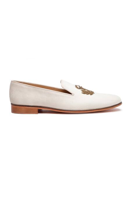 Buy_Shutiq_White Crown Laurus Embroidered Shoes _Online_at_Aza_Fashions