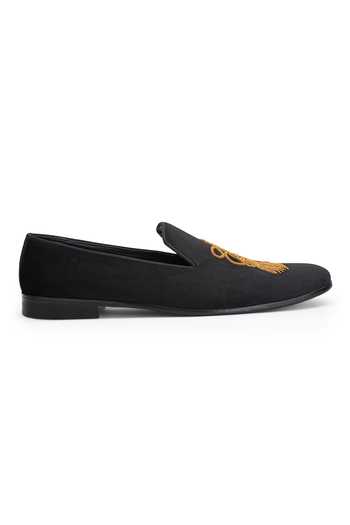 Buy_SHUTIQ_Black Hand Embroidered Amadai Coal Tasseled Shoes _Online_at_Aza_Fashions