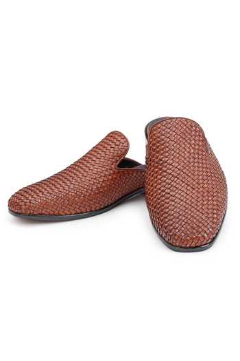 SHUTIQ Manalo Textured Leather Mules 