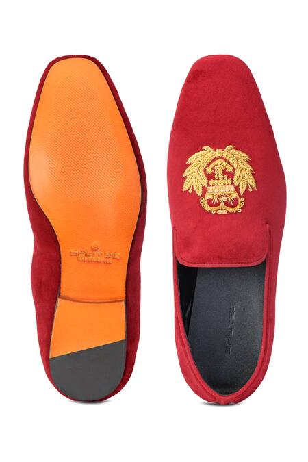Shutiq Marteen Embroidered Slip-on Loafers 