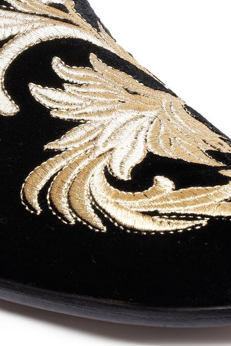 Buy Shutiq Black Gardena Amber Embroidered Velvet Shoes Online at Aza Fashions Buy_Shutiq_Black Gardena Amber Embroidered Velvet Shoes _Online_at_Aza_Fashions