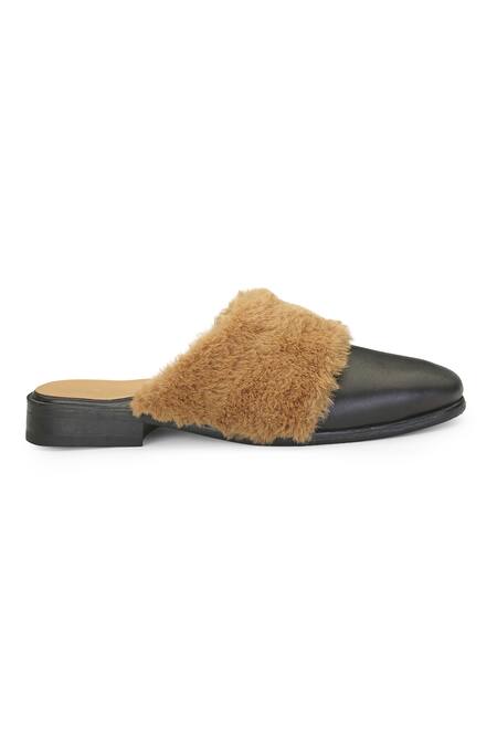 Buy Shutiq Black Fur Heriz Embellished Leather Mules Online at Aza Fashions Buy_Shutiq_Black Fur Heriz Embellished Leather Mules _Online_at_Aza_Fashions