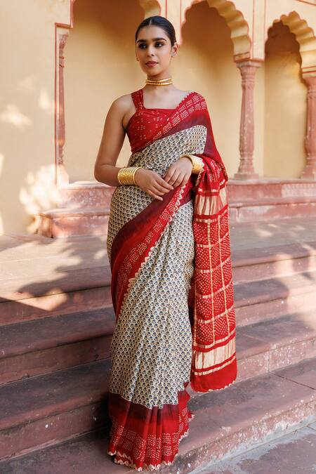 Geroo Jaipur_Red Gingham, Gabardine Zari, Gharchola Pallu Saree With Unstitched Blouse Piece_Online_at_Aza_Fashions