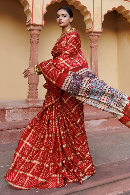 Shop Geroo Jaipur Red Gingham, Gabardine Gharchola Pattern Saree With Unstitched Blouse Piece Online at Aza Fashions Shop_Geroo Jaipur_Red Gingham, Gabardine Gharchola Pattern Saree With Unstitched Blouse Piece _Online_at_Aza_Fashions