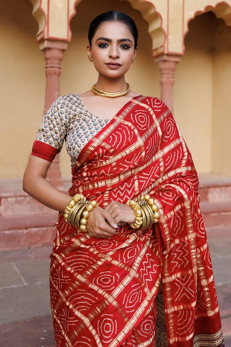 Geroo Jaipur Red Gingham, Gabardine Gharchola Pattern Saree With Unstitched Blouse Piece at Aza Fashions Geroo Jaipur_Red Gingham, Gabardine Gharchola Pattern Saree With Unstitched Blouse Piece _at_Aza_Fashions