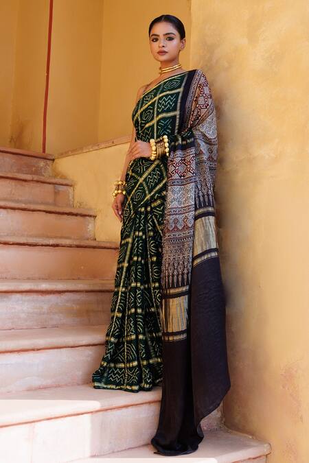 Buy_Geroo Jaipur_Green Gabardine Zari Gajji Silk Gharchola Saree With Unstitched Blouse Piece_Online_at_Aza_Fashions