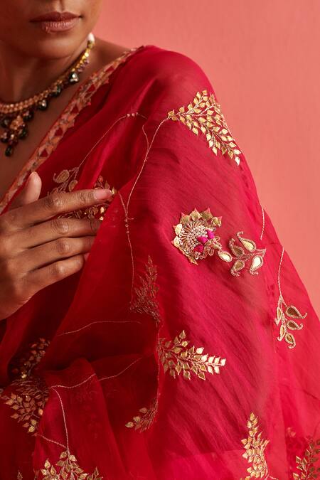 Embellished Bridal Red Saree Dress Pakistani #BS672 | Saree dress, Red saree,  Elegant attire