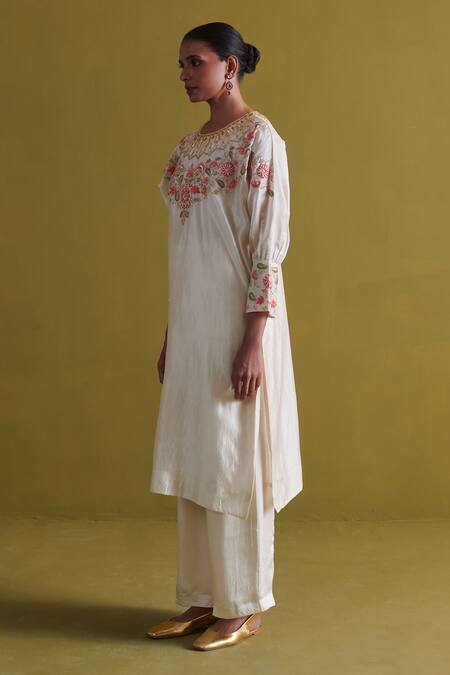 Aarti Sethia_Ivory Kota Doria, Bamboo Embroidery Round Gardenia Dabka Kurta With Palazzo _at_Aza_Fashions