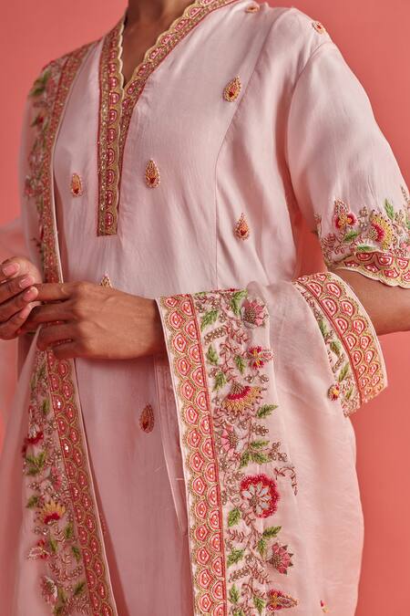 Shop_Aarti Sethia_Pink Organza Lining Shantoon Embroidery Dabka Thread Bougainvillea Dupatta _Online_at_Aza_Fashions