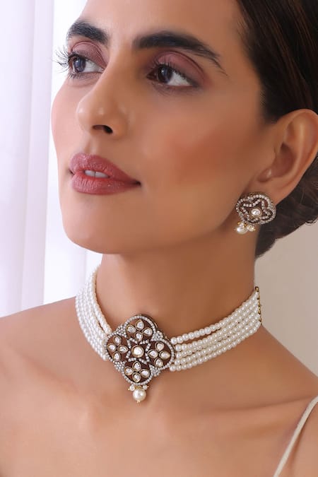 Swabhimann_White Pearls, Diamonds Floral Polki Studded Choker Set _Online_at_Aza_Fashions