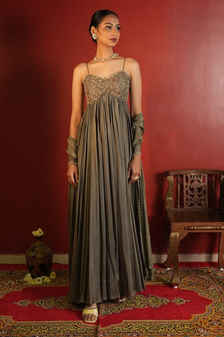 Buy_Enamour By Radha_Green Chiffon, Silk Embroidery Sweetheart Neck Zardozi Embellished Anarkali Set _Online_at_Aza_Fashions