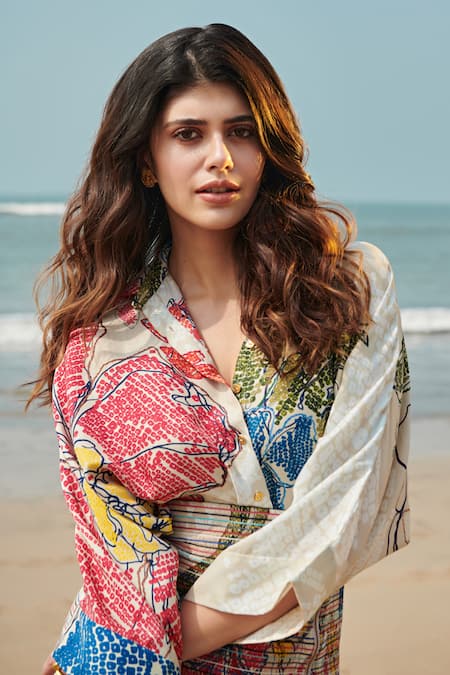 Shop Saaksha & Kinni Ivory Cotton, Silk Embroidery Periwinkle Bandhani Print Bodycon Skirt Online at Aza Fashions Shop_Saaksha & Kinni_Ivory Cotton, Silk Embroidery Periwinkle Bandhani Print Bodycon Skirt _Online_at_Aza_Fashions