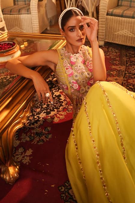 Nehha Nhata Hand Embroidered Blouse & Lehenga Set 