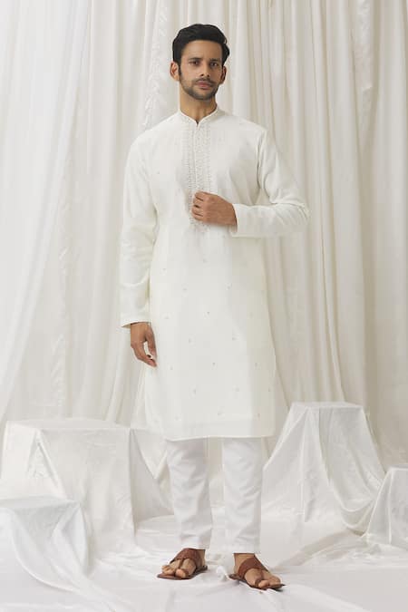 Alaya Advani Off White Kurta Silk Embroidered Zari Foliage With Pant 