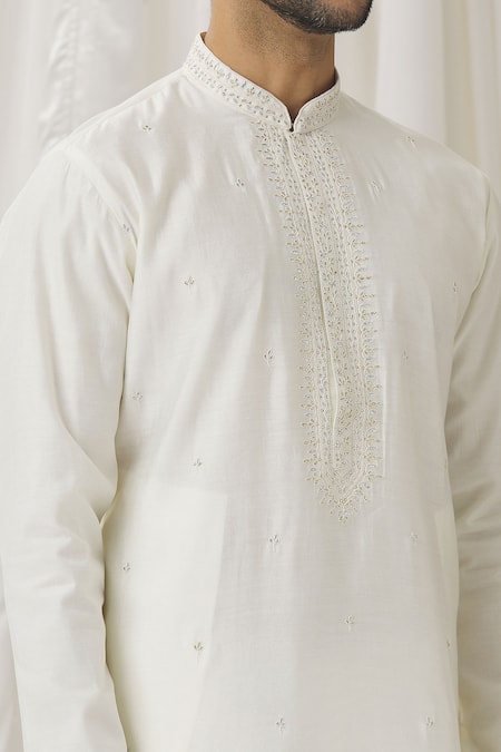 Aariyana Couture Off White Silk, Cotton, Polyester Embroidery Zari Foliage Kurta With Pant at Aza Fashions Aariyana Couture_Off White Silk, Cotton, Polyester Embroidery Zari Foliage Kurta With Pant _at_Aza_Fashions