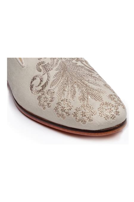 Shop_Shutiq_Ivory Hand Embroidered Alfar Golad Loafers _Online_at_Aza_Fashions