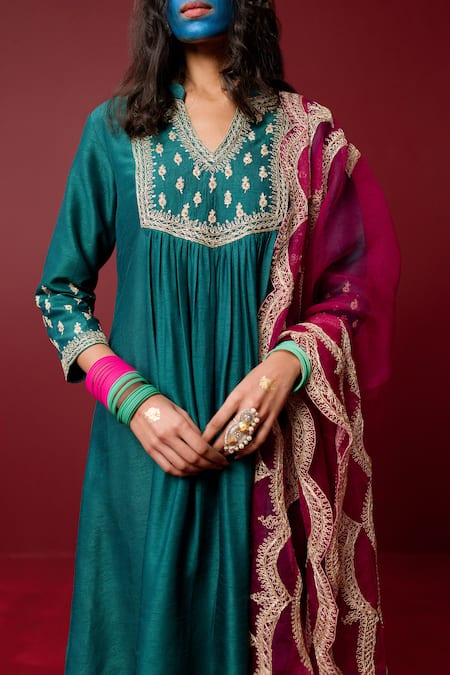 Ridhimaa Gupta_Blue Organza, Viscose, Cotton Embroidery, Vandana Dori Kurta Contrast Pant Set _Online_at_Aza_Fashions