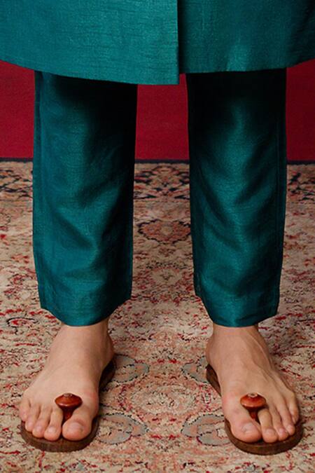 Ridhimaa Gupta_Blue Viscose, Silk Zari Avyaa Plain Open Sherwani Set _Online_at_Aza_Fashions