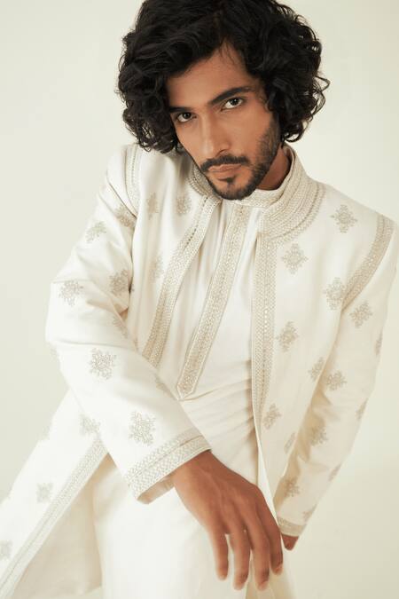 Ridhimaa Gupta_Off White Viscose, Silk Diamonds, Zari Farren Embroidered Sherwani Kurta Set _Online_at_Aza_Fashions