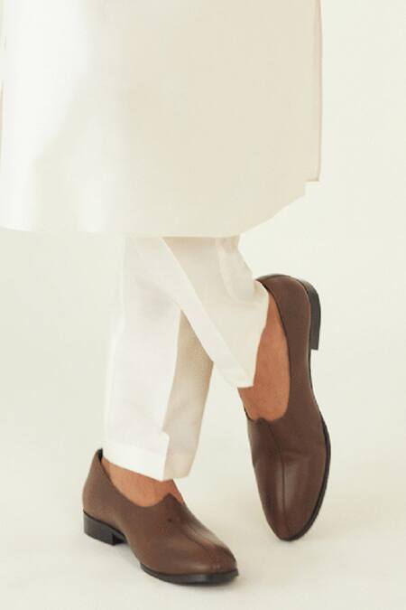 Buy_Ridhimaa Gupta_White Cotton Embroidery Modern Manifesto Resham Jacket Kurta Set _Online_at_Aza_Fashions