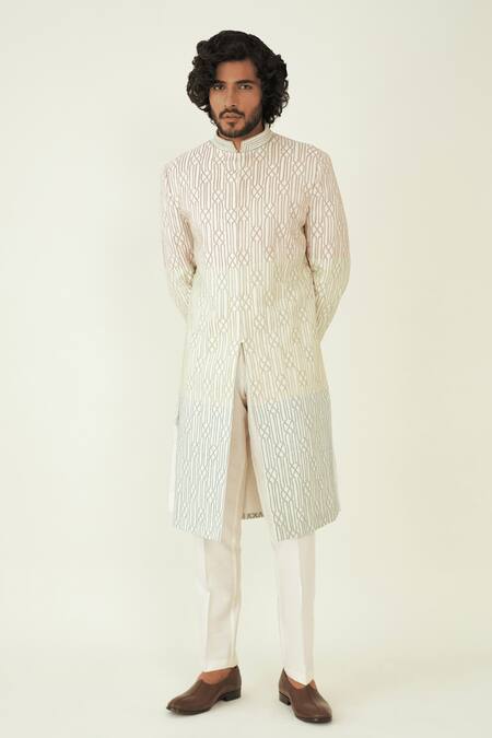 Buy_Ridhimaa Gupta_Off White Viscose, Silk Munavvar Resham Geometric Pattern Sherwani Set 