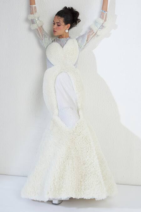 Ridhimaa Gupta Off White Net Sequins, Beads Round Neck Solitary Crystal Tulle Gown at Aza Fashions Ridhimaa Gupta_Off White Net Sequins, Beads Round Neck Solitary Crystal Tulle Gown_at_Aza_Fashions