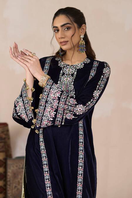 Inej Blue Velvet Sequins, Embroidery Round Neck Kashmiri Kurta And Pant Set at Aza Fashions Inej_Blue Velvet Sequins, Embroidery Round Neck Kashmiri Kurta And Pant Set _at_Aza_Fashions