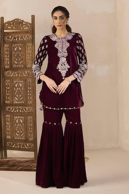 Inej Kashmiri Embroidered Kurta & Gharara Set 