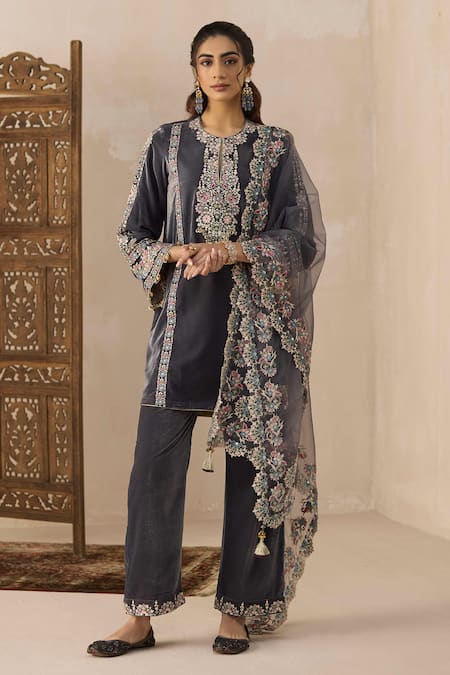 Inej Floral Border Embroidered Dupatta 