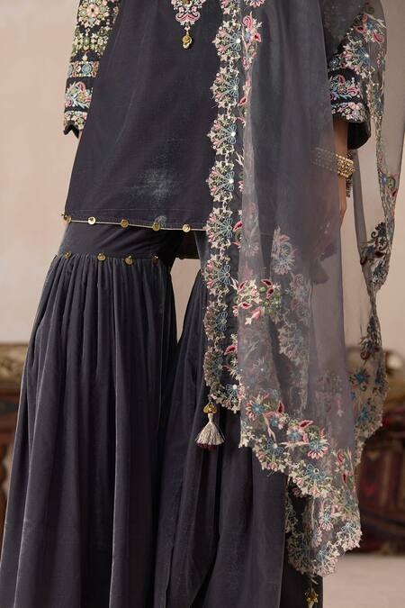 Inej Grey Organza Embroidery Floral Border Dupatta at Aza Fashions Inej_Grey Organza Embroidery Floral Border Dupatta _at_Aza_Fashions