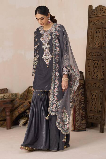 Buy Inej Grey Organza Embroidery Floral Border Dupatta Buy_Inej_Grey Organza Embroidery Floral Border Dupatta