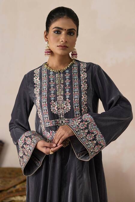 Inej Grey Velvet Sequins, Zari Round Floral Embroidered Kalidar Kurta And Salwar Set at Aza Fashions Inej_Grey Velvet Sequins, Zari Round Floral Embroidered Kalidar Kurta And Salwar Set _at_Aza_Fashions