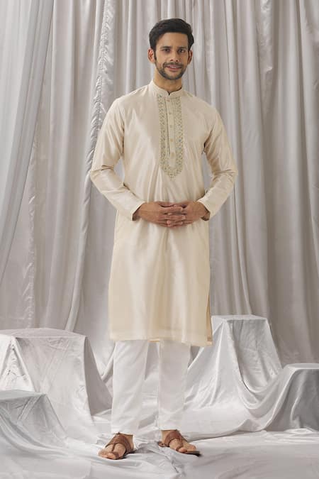 Alaya Advani Embroidered Placket Straight Kurta With Pant 