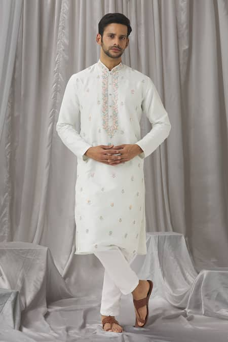 Alaya Advani Zari Floral Embroidered Kurta With Pant 